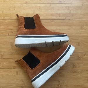 Platform sneaker/boot